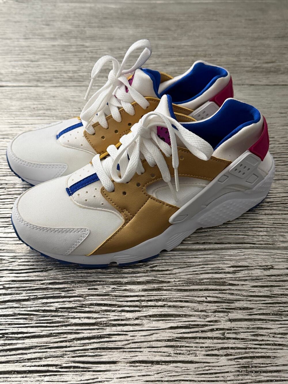 Y2K RETRO, STREETWEAR, 90S RUNNER Nike’s big kids size 7Y.